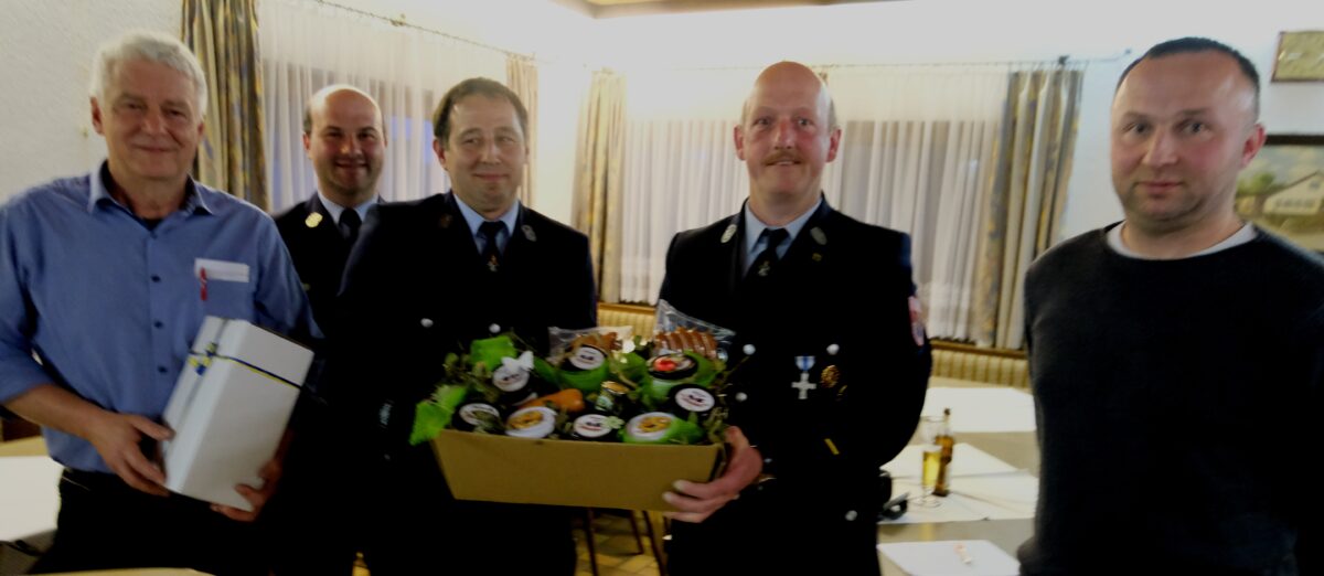 Ehrung für Bernhard Einweg, 20 Jahre Kommandant in Bergnetsreuth