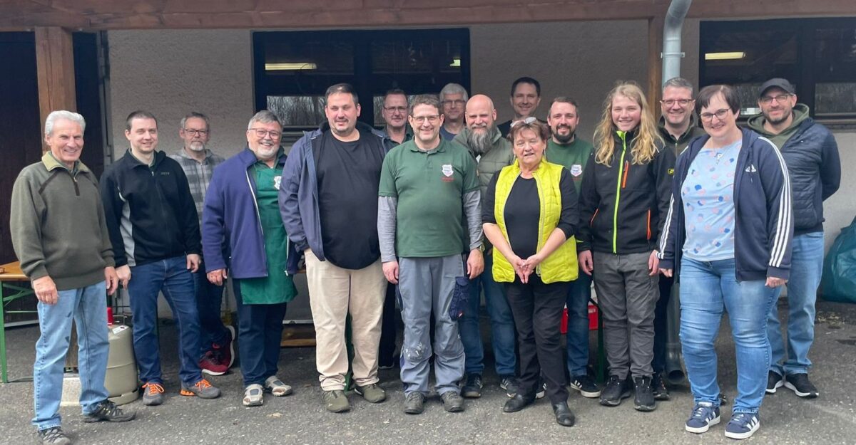 Erstes Karfreitag-Fischessen in Floß begeistert Besucher