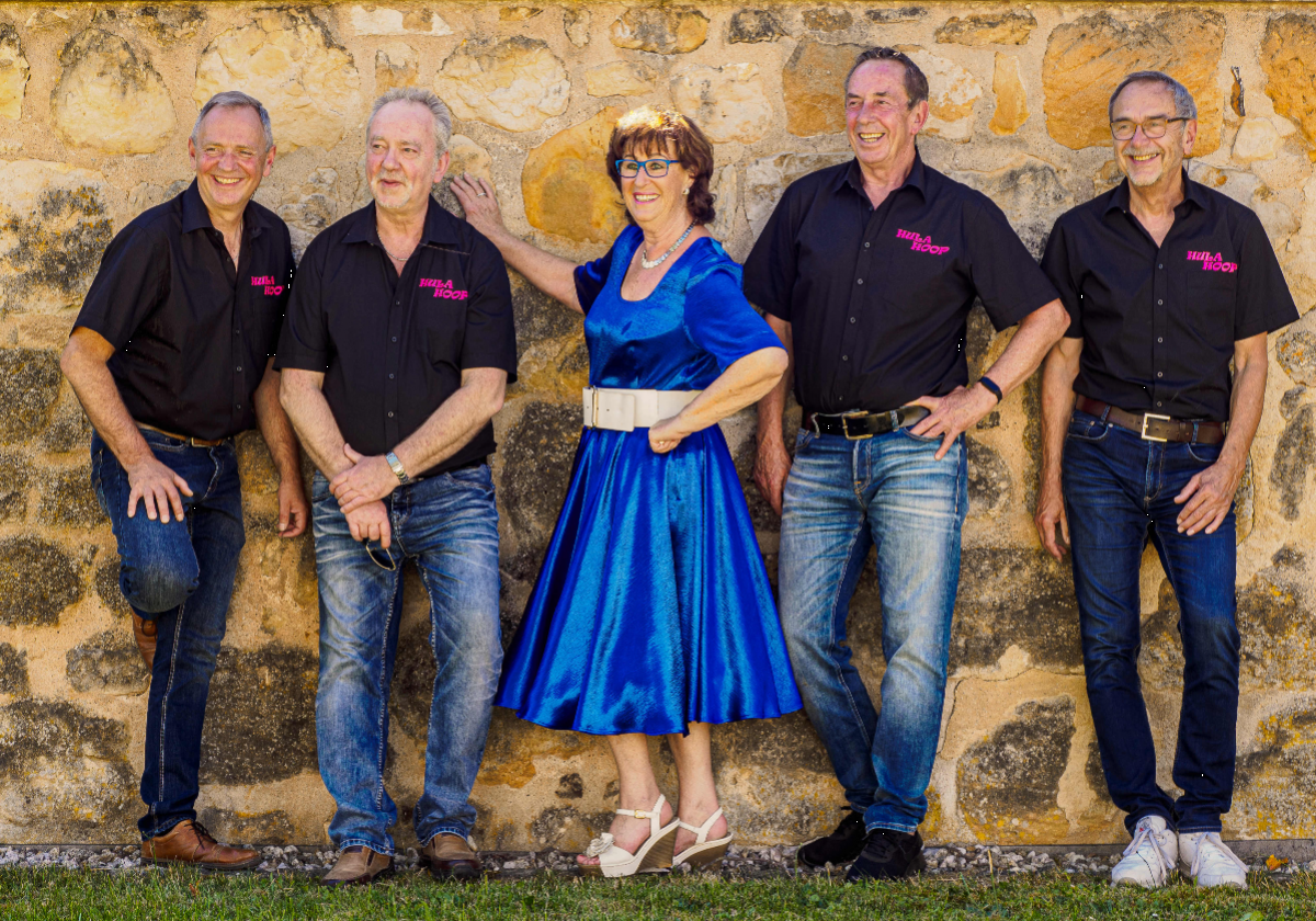 Feierstimmung: Tanz in den Mai mit Hula Hoop begeistert Bärnau