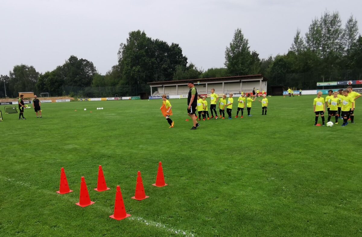 Anmeldungen zur Fußballschule