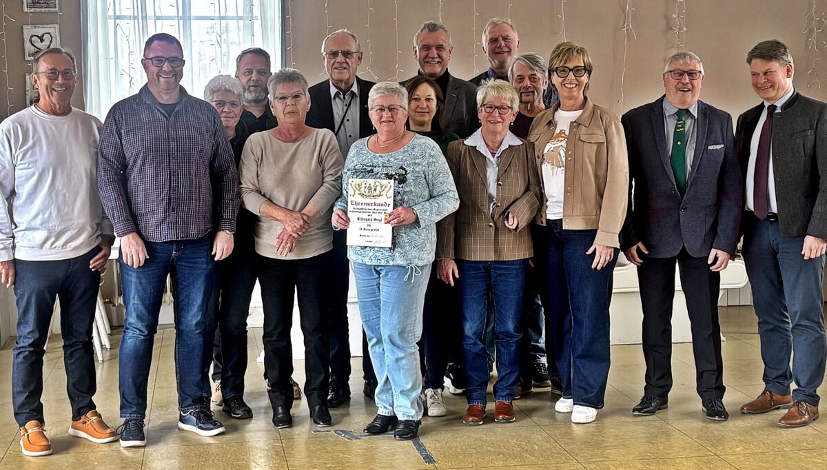 Geselligkeitsverein „Unter uns“ ehrt langjährige Mitglieder in Weiden