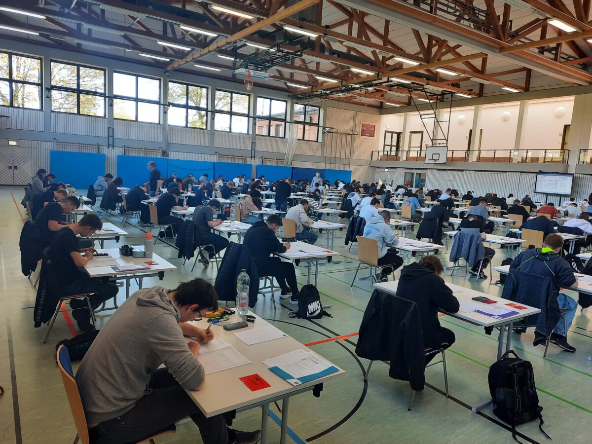 IHK-Abschlussprüfungen in Wiesau mit 207 Prüflingen aus zehn Berufen