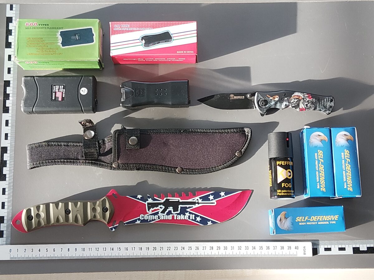 Jugendlicher mit Waffenarsenal bei Waldsassen gestoppt