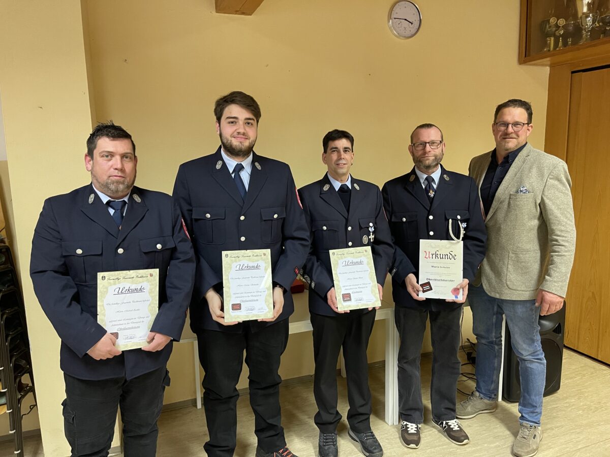 Mehrere Beförderungen bei der Feuerwehr in Pechbrunn