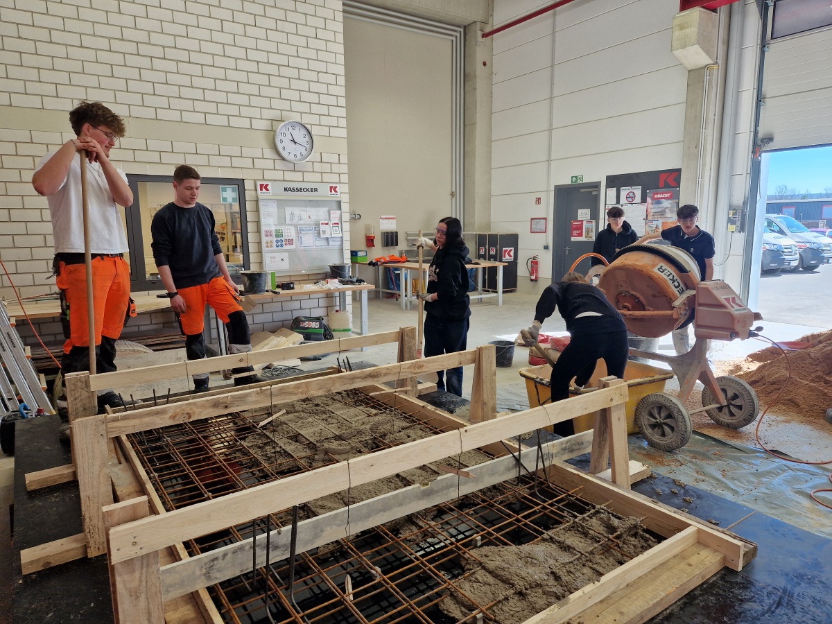 Kassecker_Tischtennisplatte MS Waldsassen_1_kl.jpg