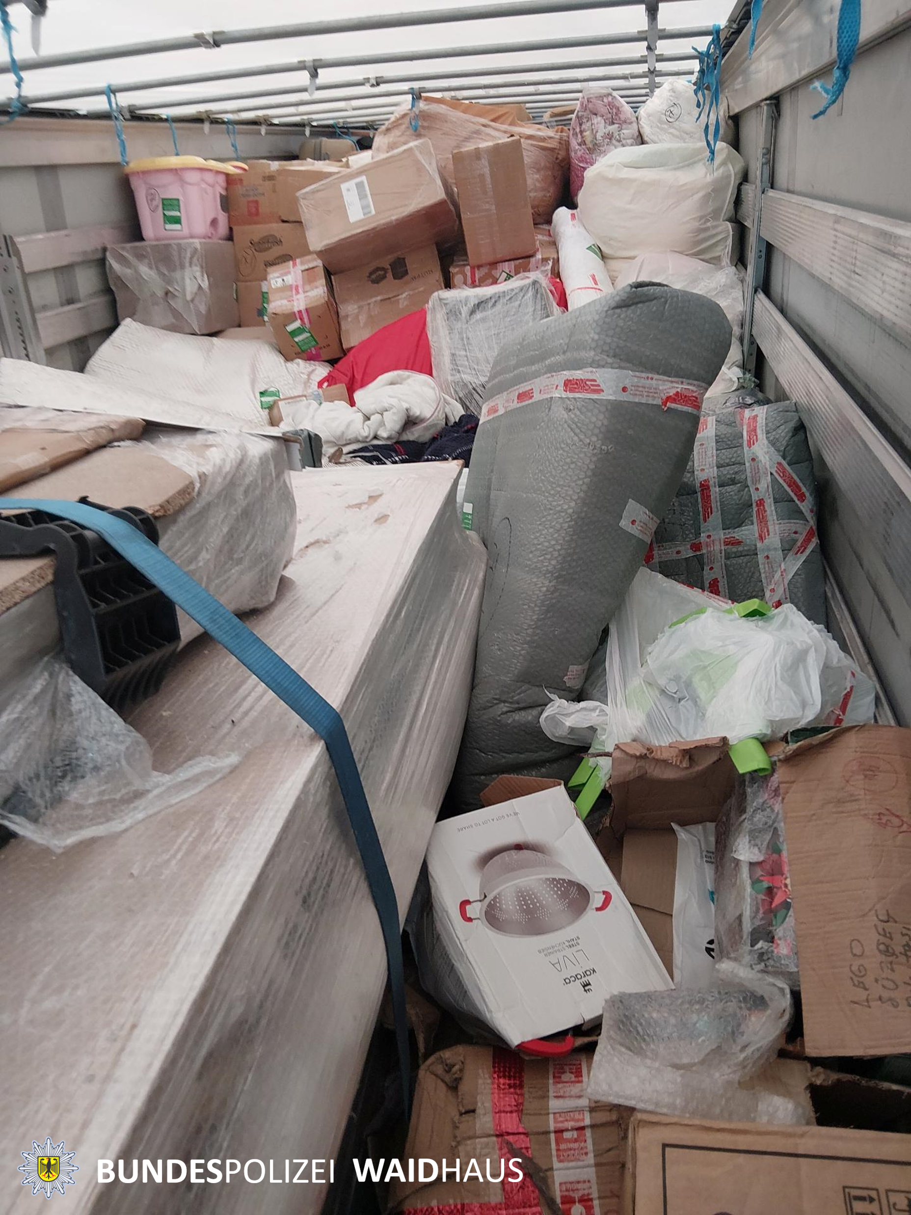 Fahndungserfolg nach nur 18 Stunden – mutmaßlicher Schleuser in Waidhaus festgenommen