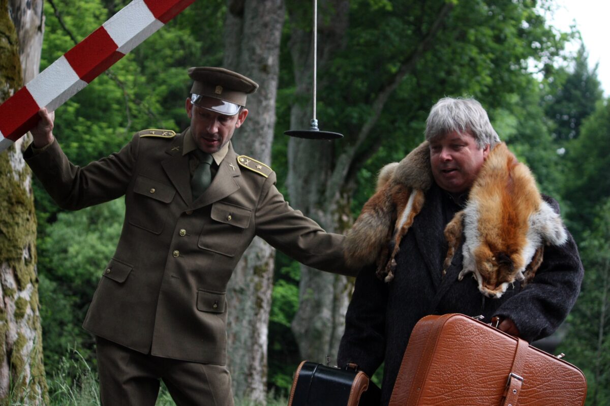 Neue Termine: Deutsch-Tschechischer Spionage-Thriller „Fingierte Grenzen“ als spannende Wanderung