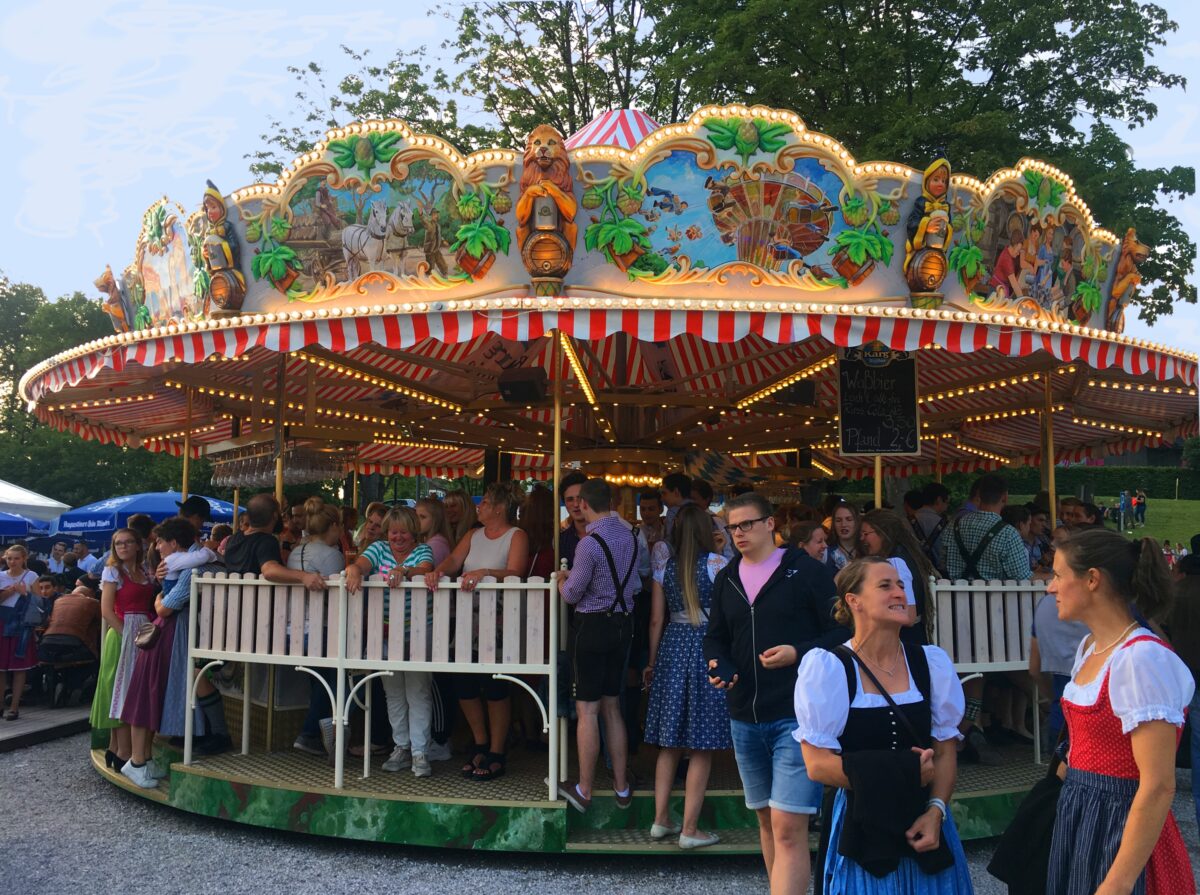 Premiere für das Weißbierkarussell auf dem Frühlingsfest in Weiden