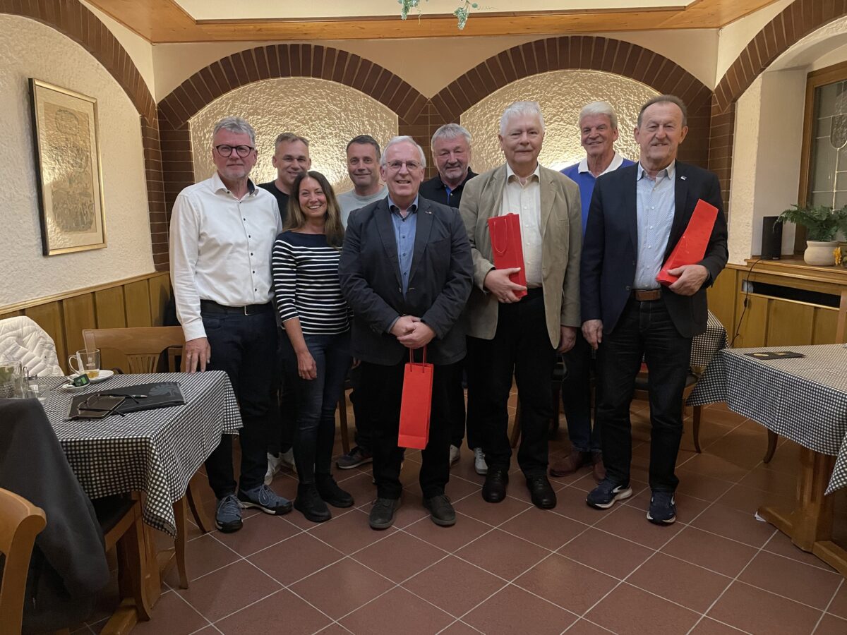 SPD-Kreistagsfraktion verabschiedet drei verdiente Kreisräte in Amberg-Sulzbach