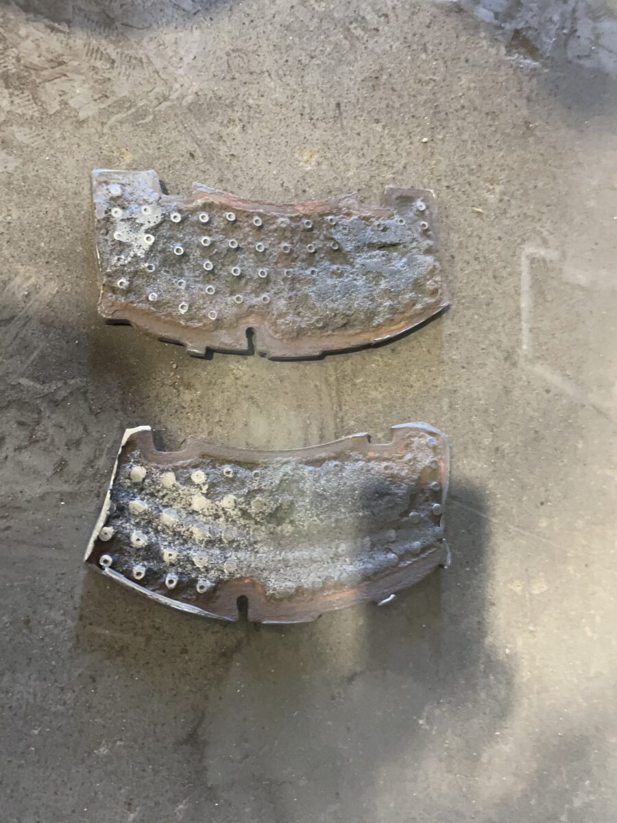 Sattelzug mit gravierenden Bremsmängeln bei Wernberg-Köblitz gestoppt