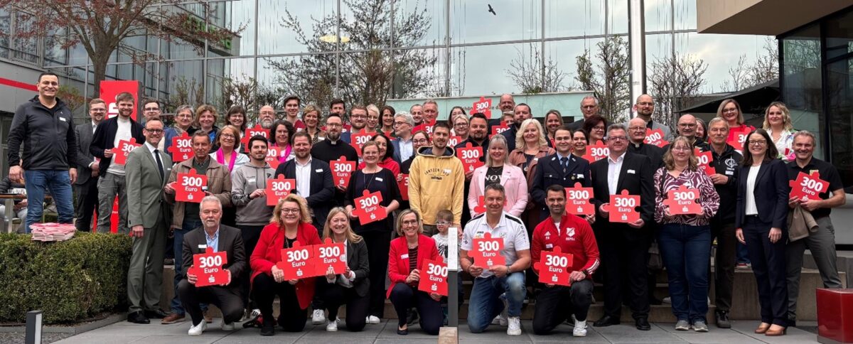 Sparkasse Amberg-Sulzbach fördert in Amberg 32 Vereine mit 9.600 Euro