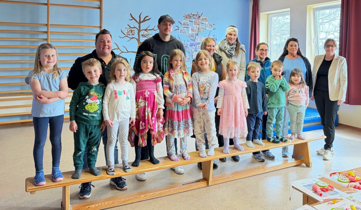 Sparkasse ehrt Kinder bei KNAXIADE im Kindergarten Anton Ferazin Vohenstrauß