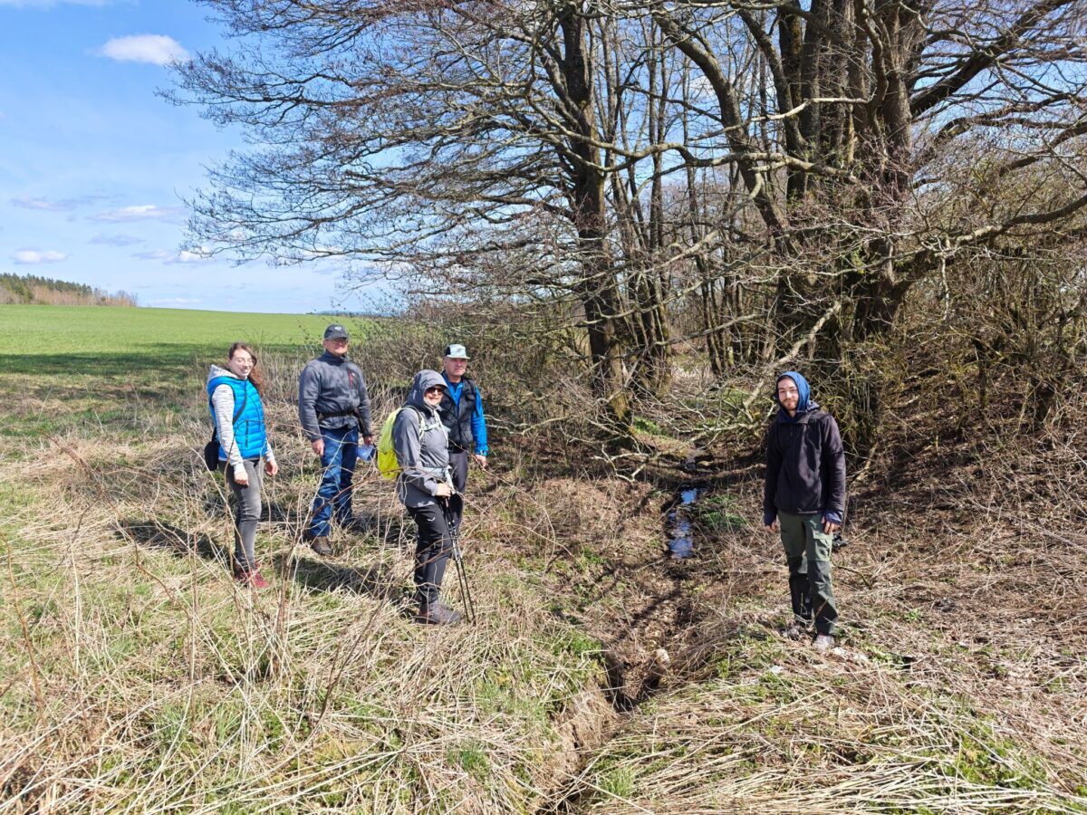 Spaziergang am Thumbach zeigt Müll und keine Fische in Kirchenthumbach
