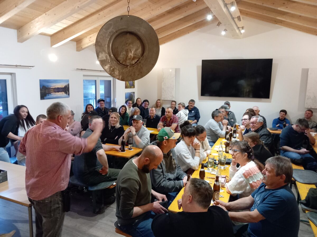 Taubenmarkt begeistert Gäste des Fischereivereins Stiftland