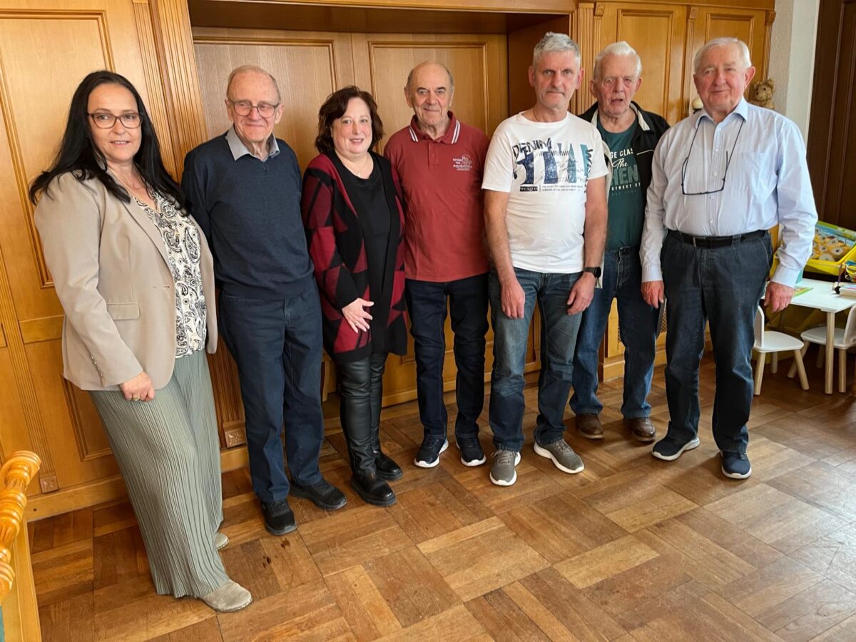 VdK ehrt sechs langjährige Mitglieder in Pressath