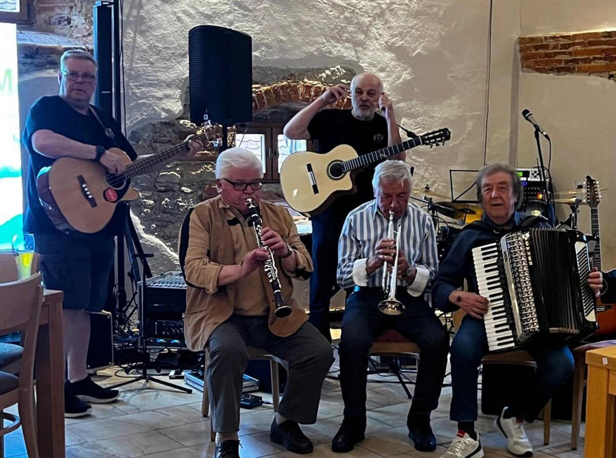 Volles Haus bei Querbeet-Veranstaltung im Gasthof zur Post in Bärnau
