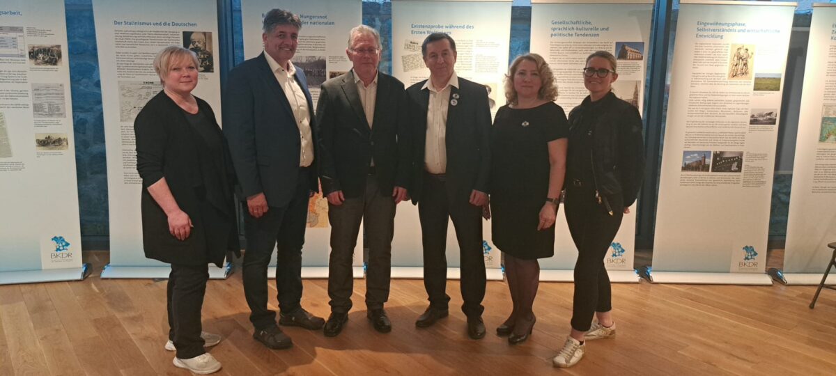 Wanderausstellung russlanddeutscher Geschichte in Grafenwöhr eröffnet