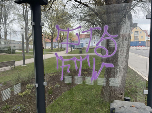 Großflächige Graffiti-Schmierereien verärgern Anwohner in Pressath