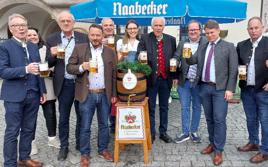 O’zapft is! Bierprobe macht Lust aufs Frühlingsfest: zünftig, würzig, naabeckerisch