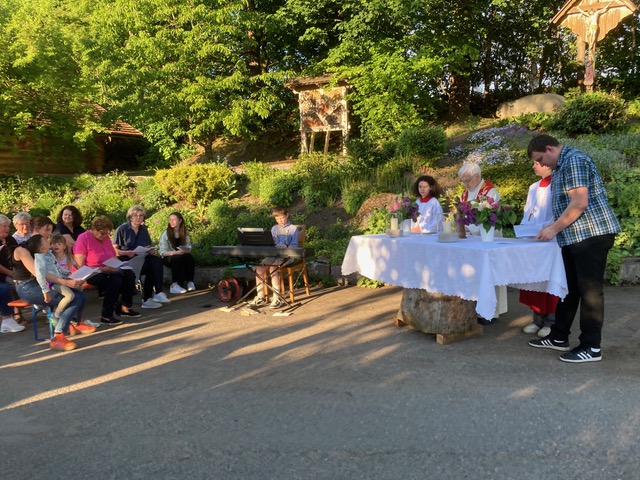 Mut und Frieden bei Maiandacht in Kainzmühle