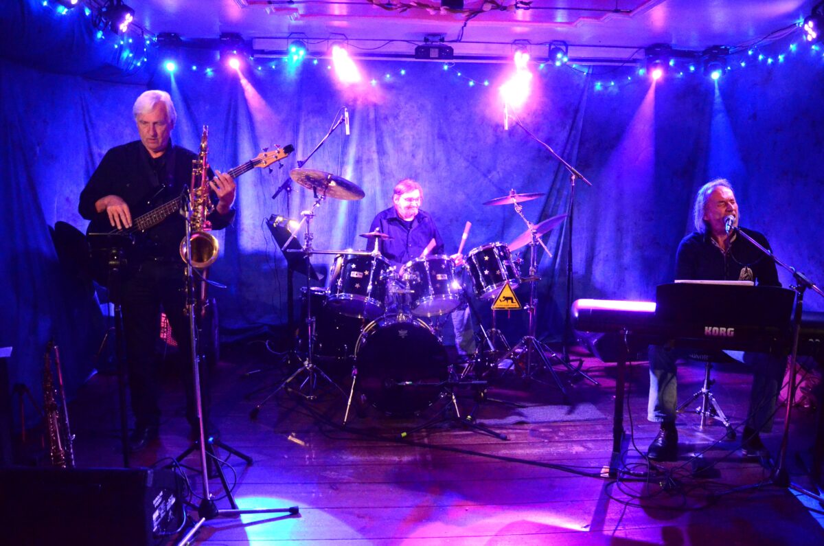 Konzert in Weiden: Trio Chris B. bringt den Blues ins "Parapluie"