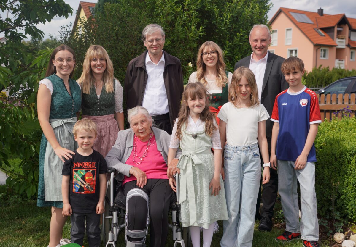 Theresia Feneis feiert 95. Geburtstag