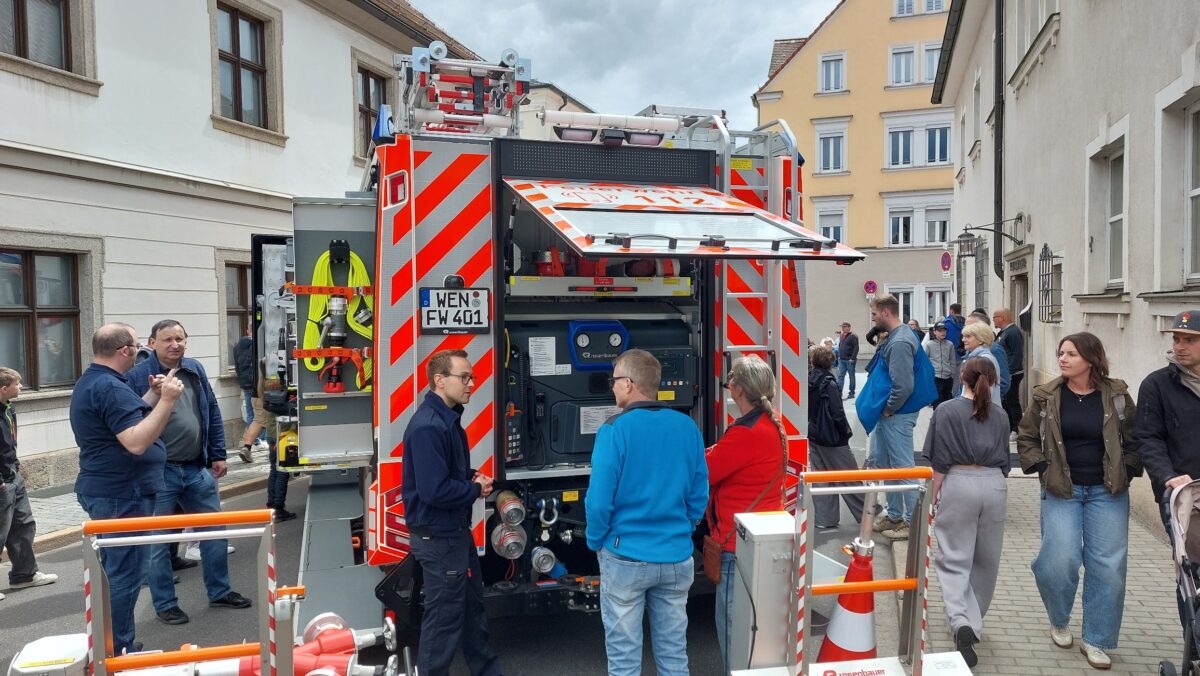 Feuerwehr zum Anfassen: Viele Eindrücke beim "Tag der offenen Tür"  