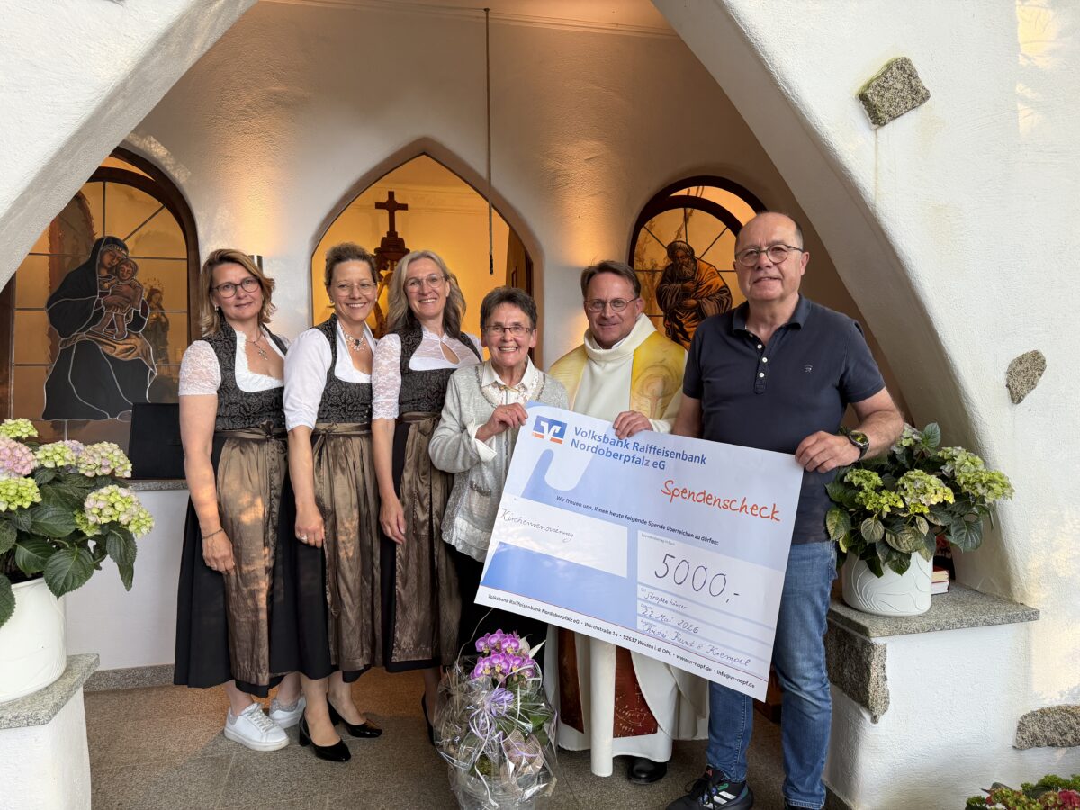 Maiandacht mit TriAngel und 5000 Euro für Kirchenrenovierung