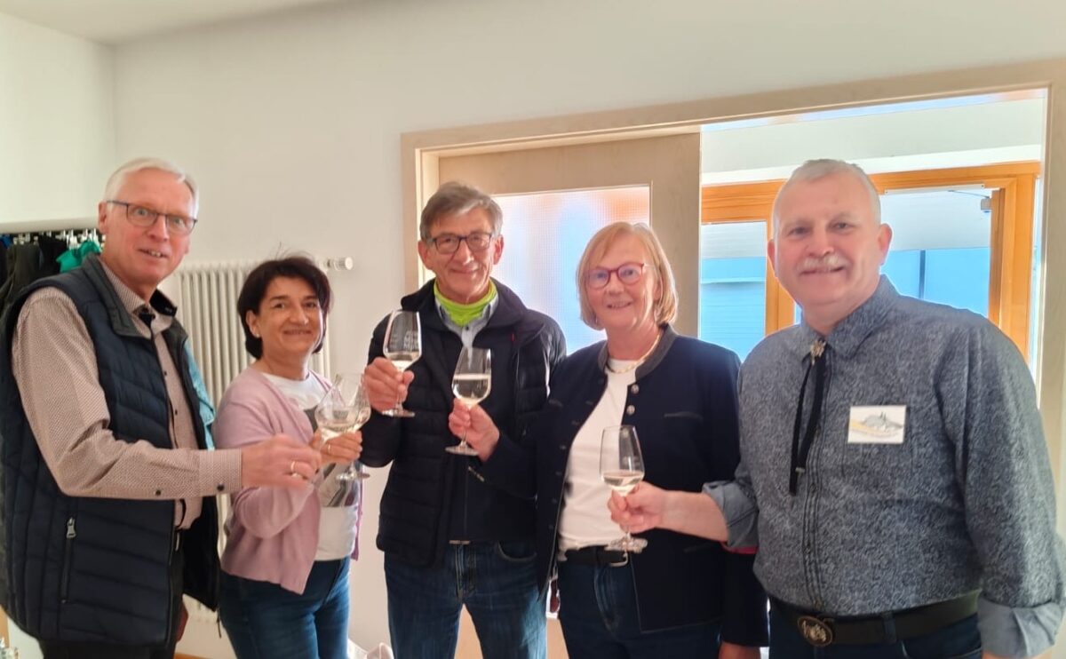 Ausgelassene Stimmung beim 15. Wein-Abend in Etzenricht