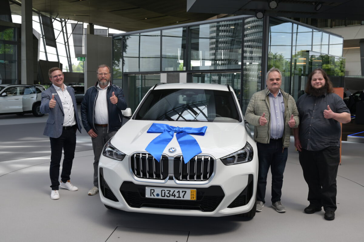 Bankkunde gewinnt BMW beim Gewinnsparen in Auerbach