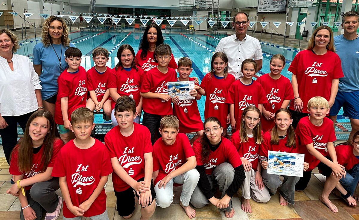 Clausnitzers Grundschule siegt beim Schwimmwettbewerb in Weiden