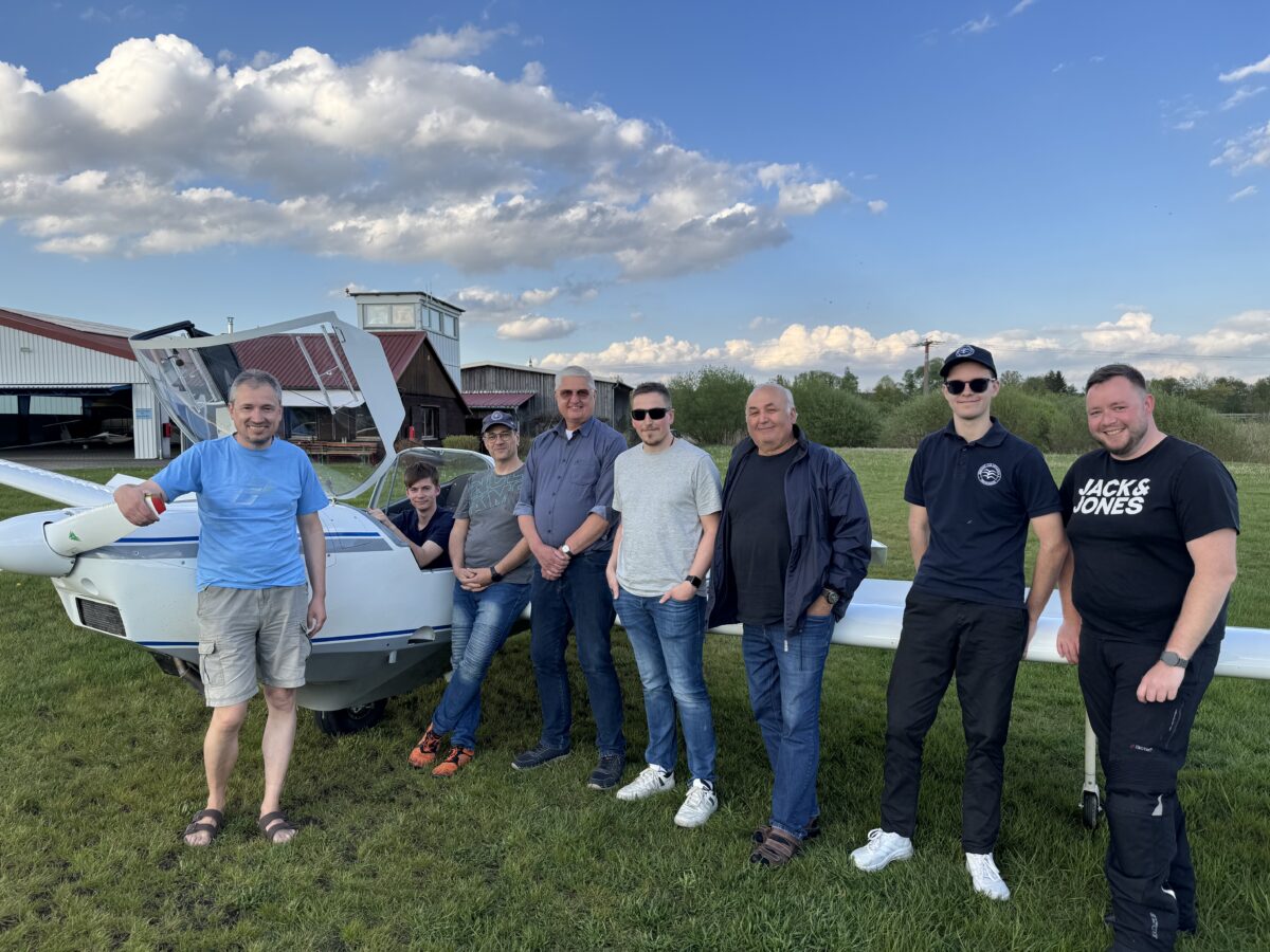 Erster Alleinflug im Motorsegler in Tirschenreuth geglückt