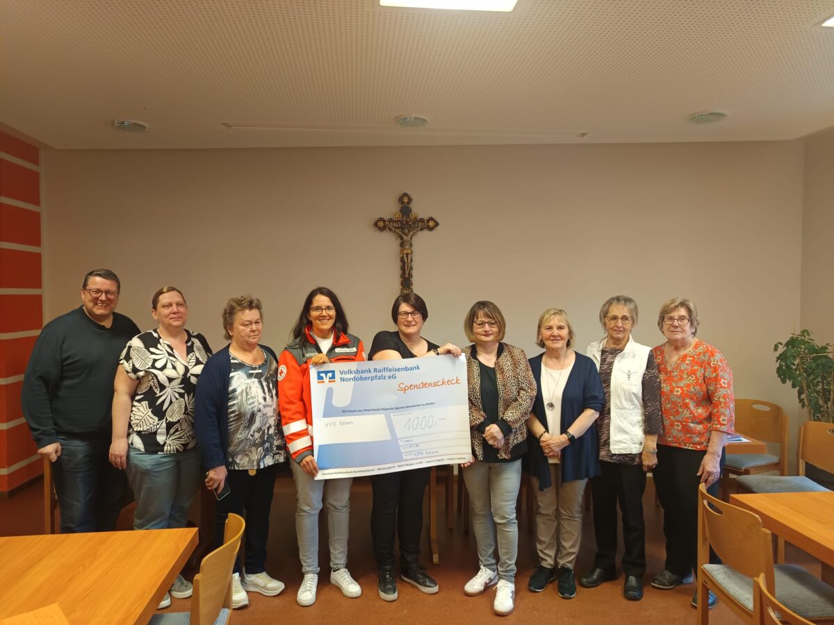 Frauenbund spendet 1.000 € an Helfer vor Ort in Eslarn
