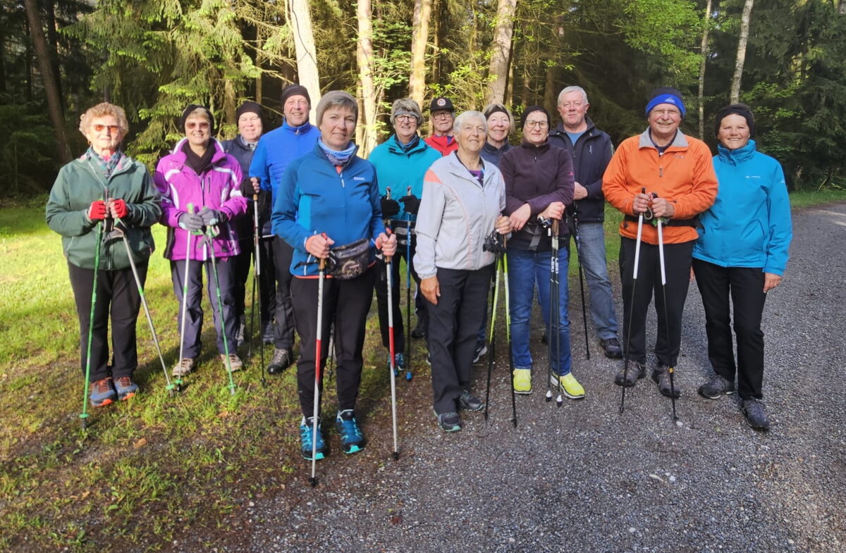Frühstückswalking begeistert Sportler in Pressath