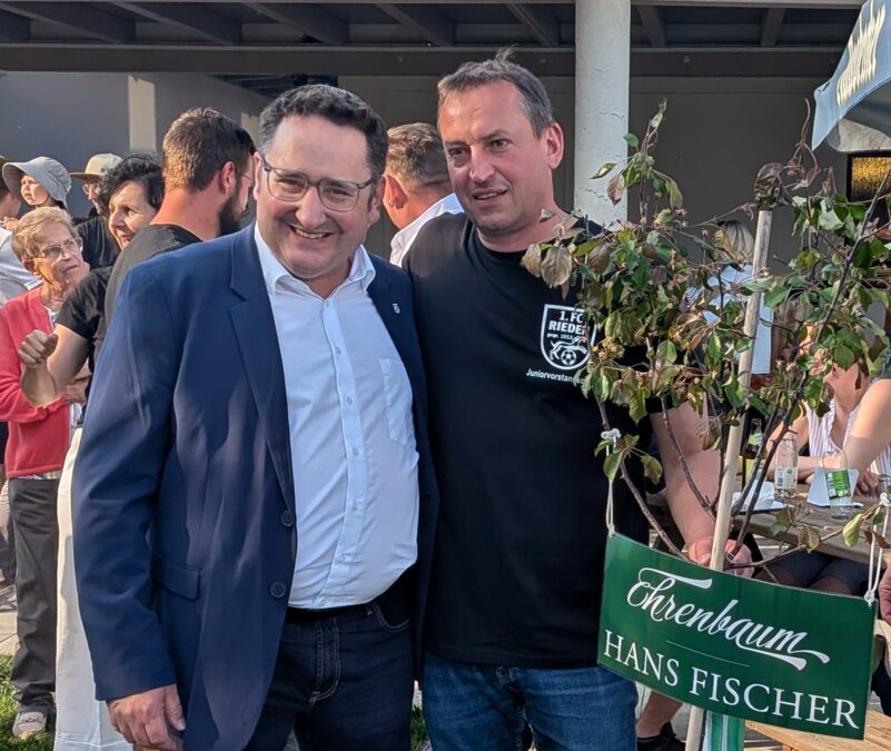 Hans Fischer wird Ehrenmitglied des FC Rieden