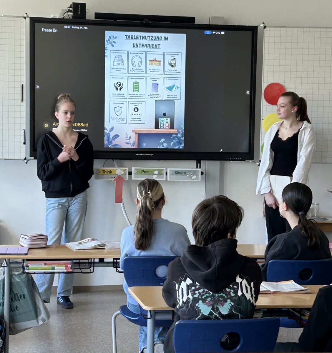 Kreatives iPad-Regelplakat entsteht an der Mittelschule Erbendorf