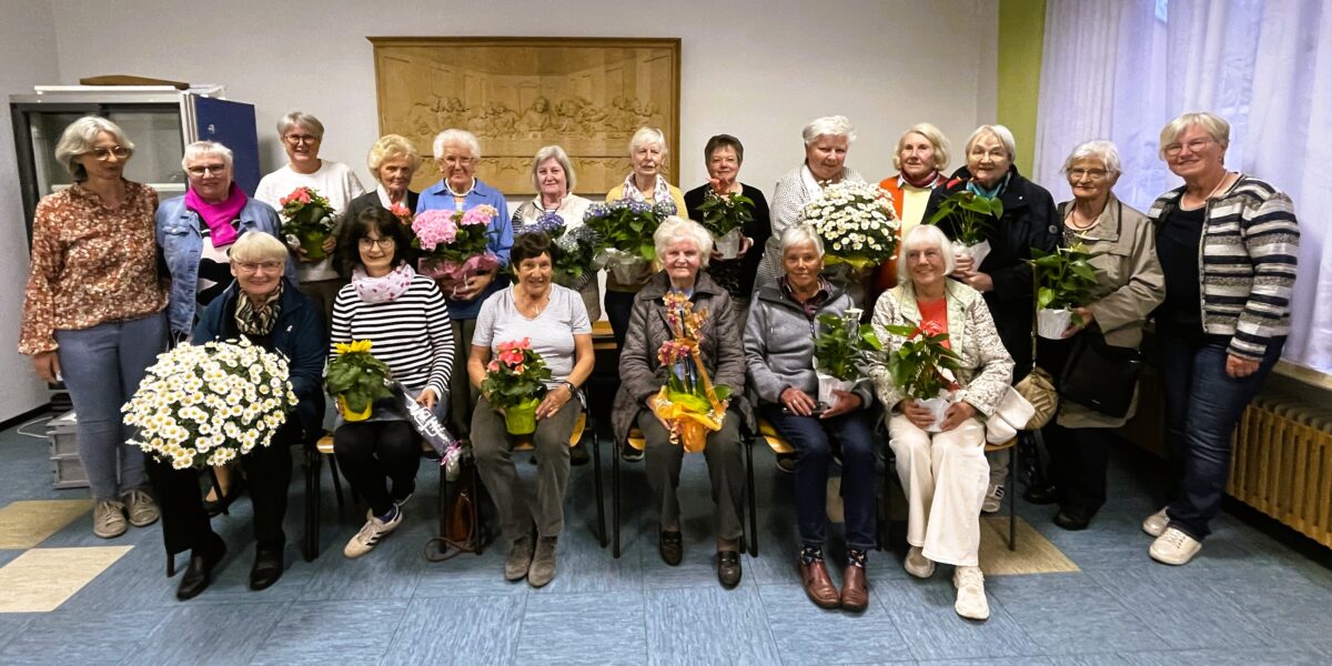 Maiandacht und Ehrungen beim Frauenbund St. Elisabeth in Weiden