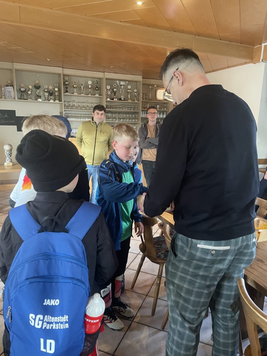 Mini-WM lockt 32 Jugendteams nach Parkstein