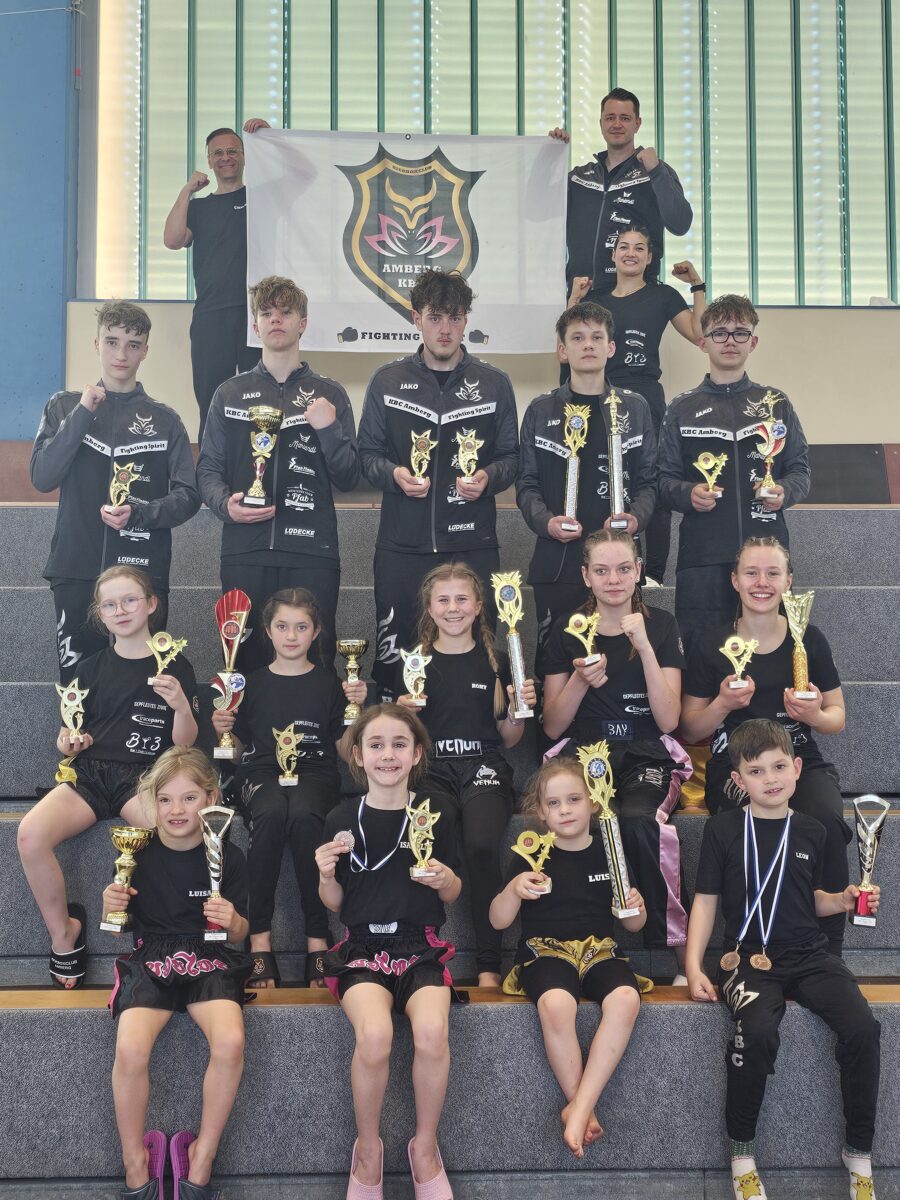 Nachwuchs des Kickboxclubs Amberg glänzt bei der WMAC‑Fränkischen Meisterschaft