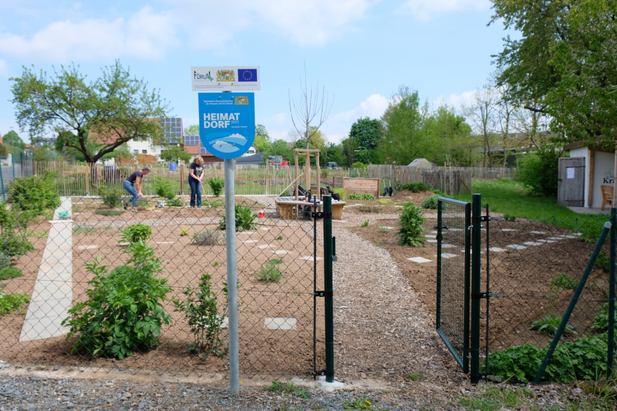 Neuer Kräutergarten belebt Oberbibrach