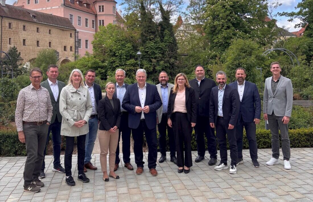 Neugewählte Rathausspitzen treffen Landrat in Amberg-Sulzbach