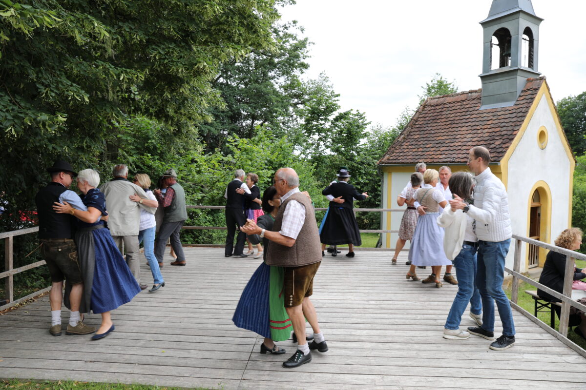 Oberpfälzer Volksmusiktag im Freilandmuseum lädt zum Mitsingen