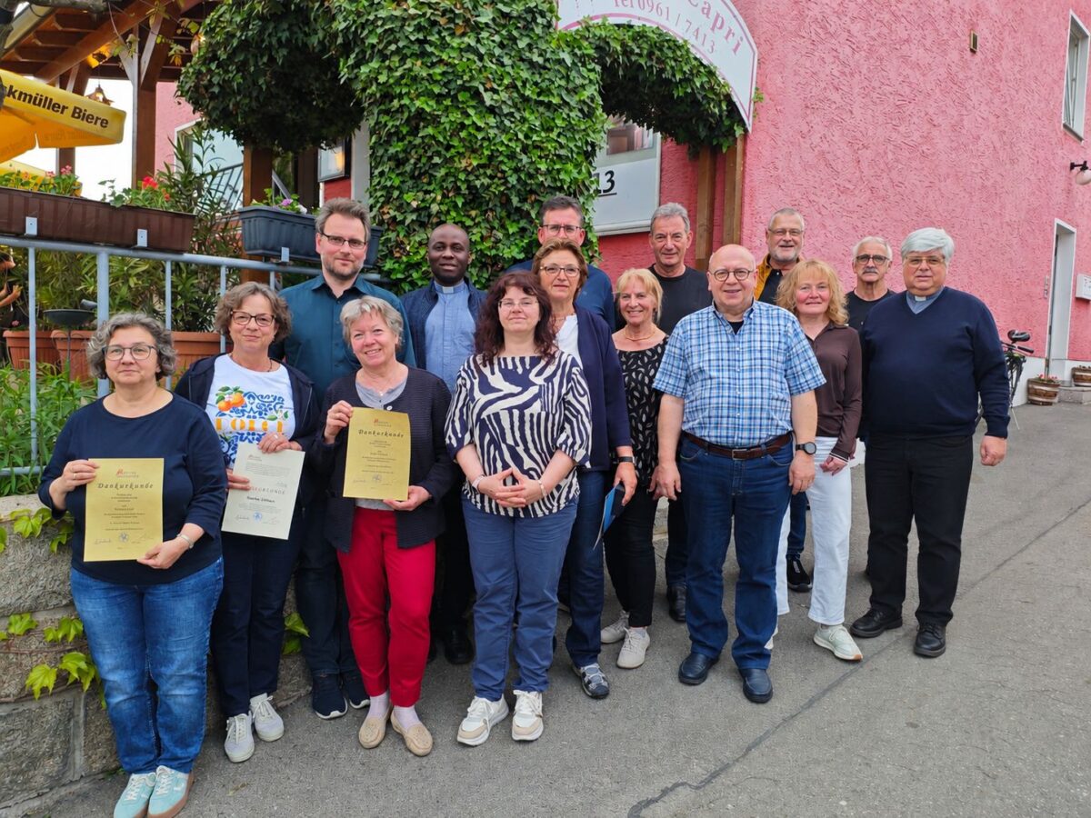 Pfarrei ehrt und verabschiedet in Weiden langjährige Pfarrgemeinderäte