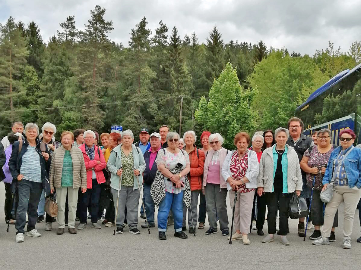 Seniorinnen und Senioren aus Maxhütte-Haidhof besuchen den Tierpark Lohberg