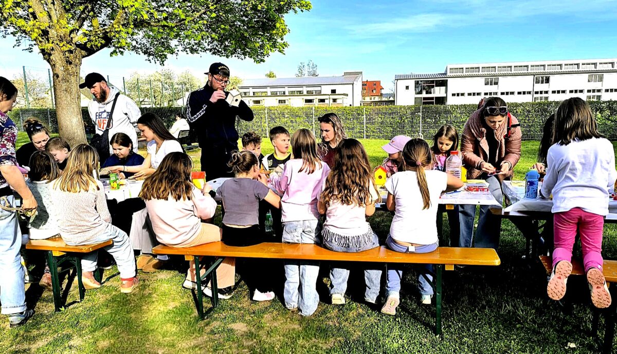 Spiel- und Basteltag auf Rehbühl-Spielplatz begeistert Kinder in Weiden