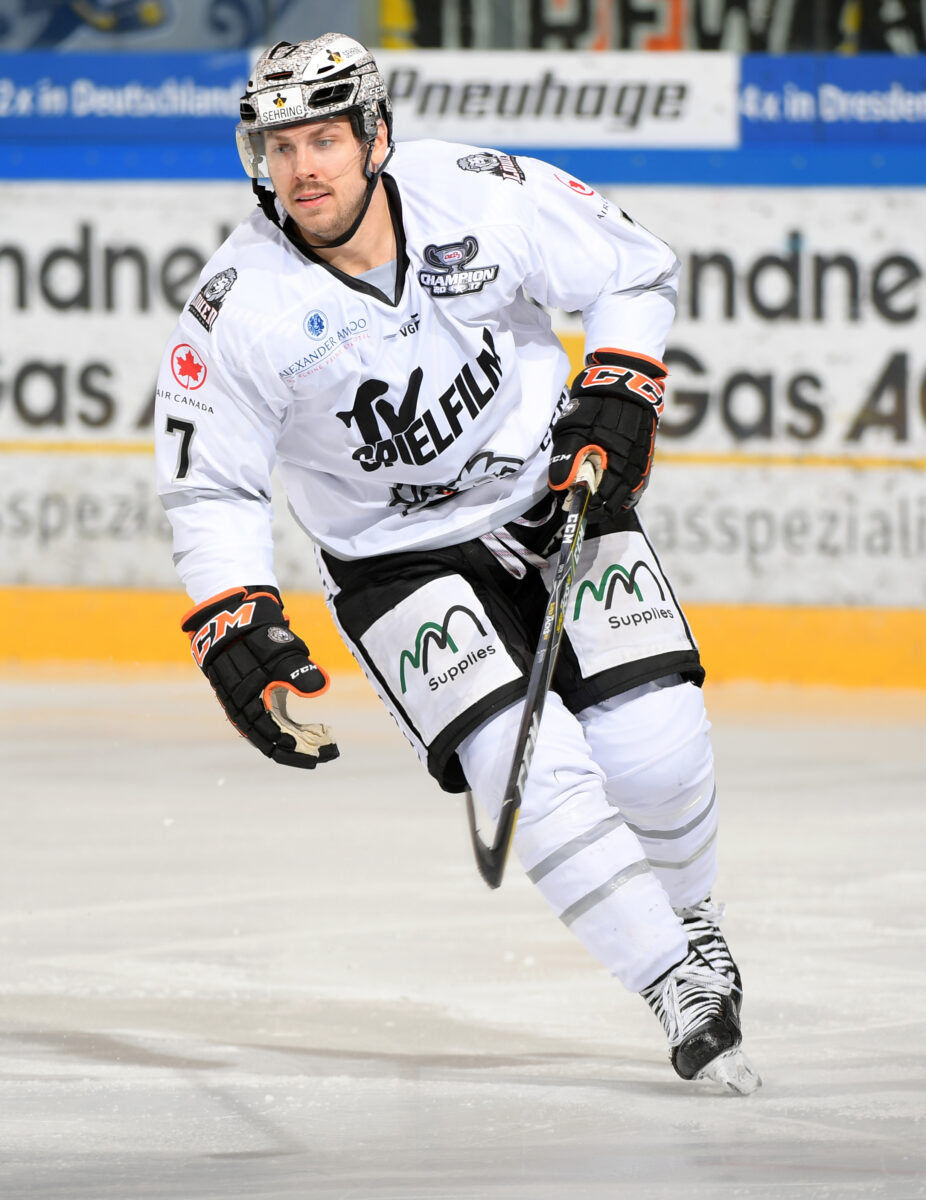 Tyler Gron verstärkt die Blue Devils Weiden