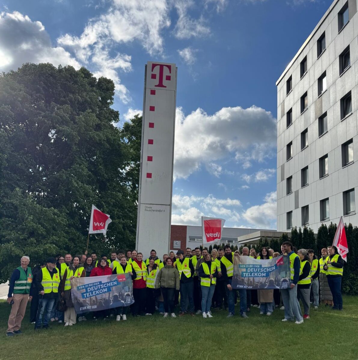 Warnstreik in Weiden und Regensburg erhöht Druck auf Telekom