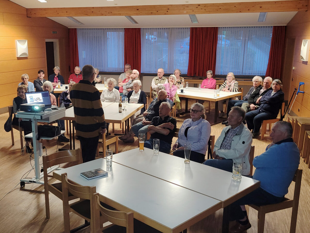 Zeitreise in alten Postkarten begeistert KAB St. Johannes Weiden