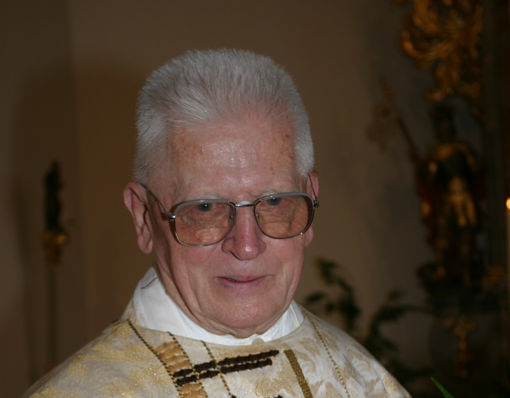 Trauer in Neukirchen um Pater Karl Hartl mit 93 Jahren