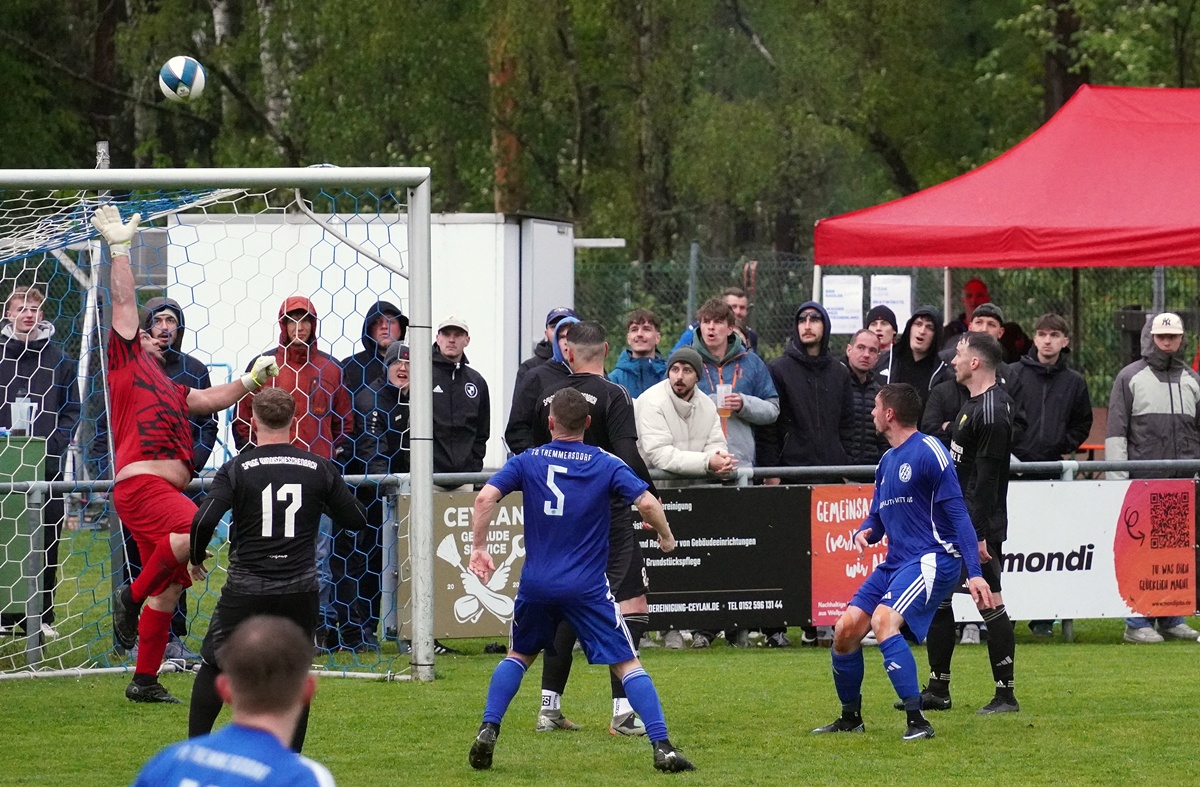 Windischeschenbach gewinnt dramatisches Relegationsduell in Unterzahl